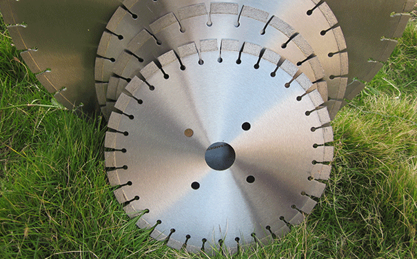 隨金剛石鋸片行業發展石材切割片那么多到底選擇誰? 隨金剛石鋸片行業發展石材切割片那么多到底選擇誰?